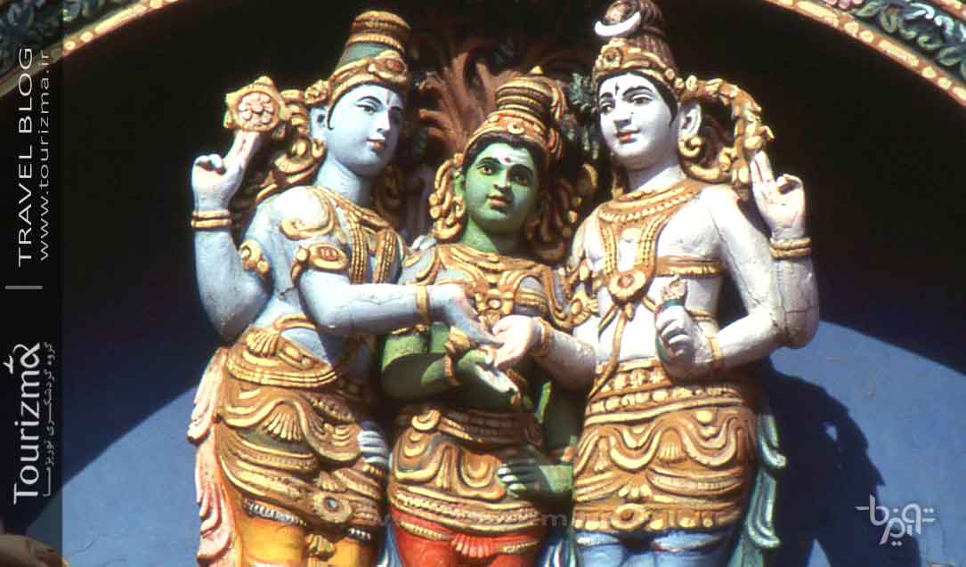 مجسمه ازدواج شیوا و میناکشی در معبد عجیب میناکشی هند