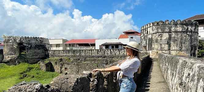 قلعه شهر سنگی در تور تانزانیاتوریزما